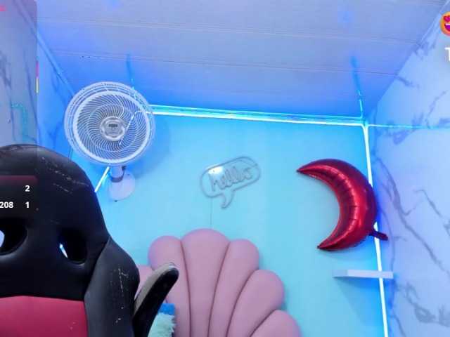 cristal-horny19's BongaCams show and profile