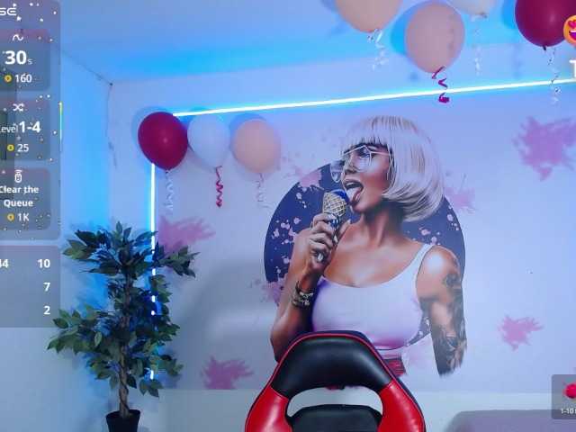 cristal-horny19's BongaCams show and profile