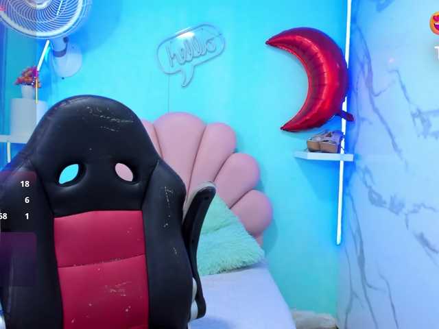 cristal-horny19's BongaCams show and profile