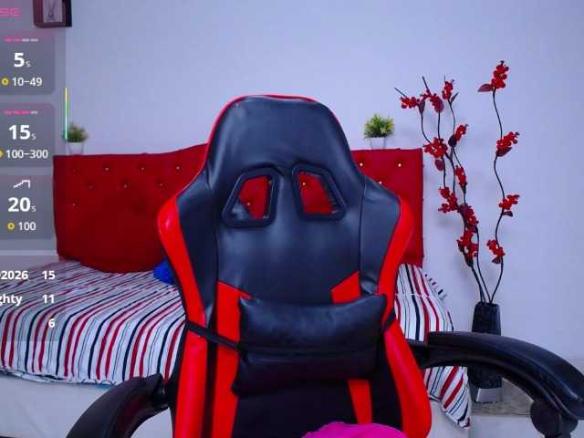 cristal-horny19's BongaCams show and profile