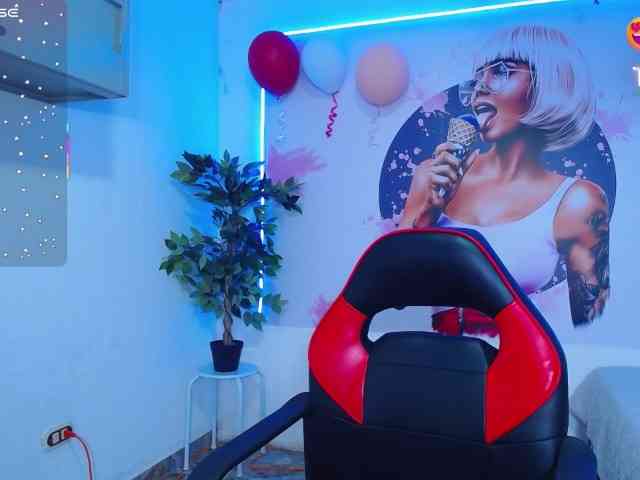 cristal-horny19 webcam