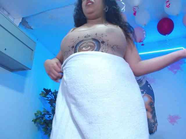 cristal-horny19 webcam