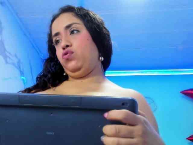 cristal-horny19 webcam