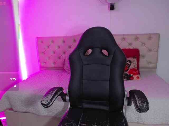 cristal-horny19 webcam