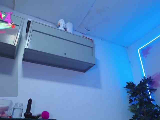 cristal-horny19 webcam