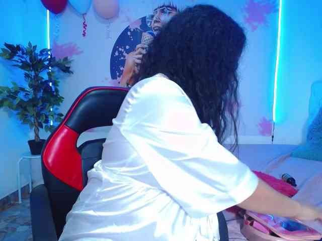 cristal-horny19 webcam