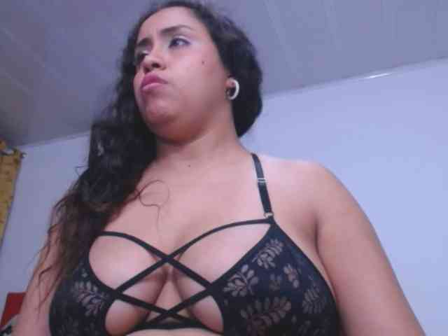 cristal-horny19 webcam
