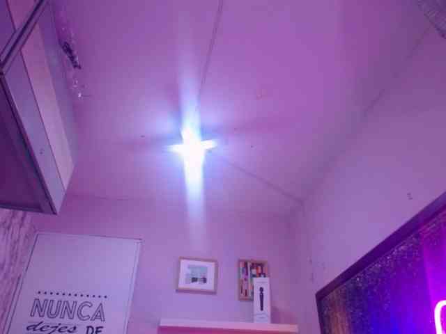 cristal-horny19 webcam