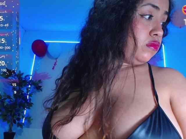 cristal-horny19 webcam
