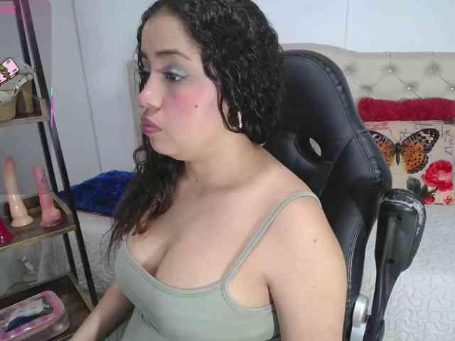 cristal-horny19 webcam
