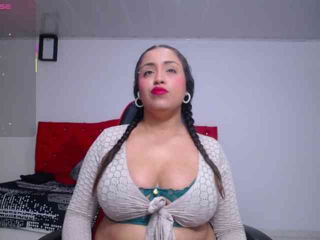 cristal-horny19