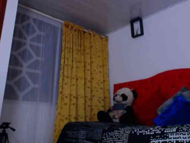 cristal-horny19 webcam