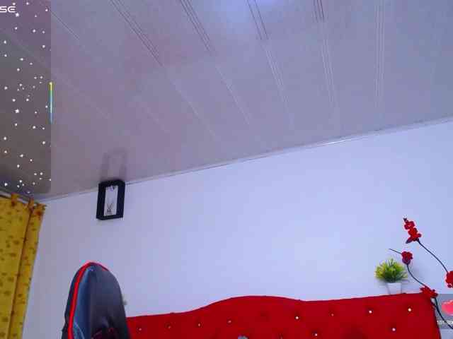 cristal-horny19 webcam