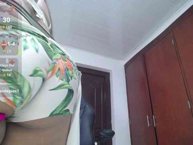 cristal-horny19