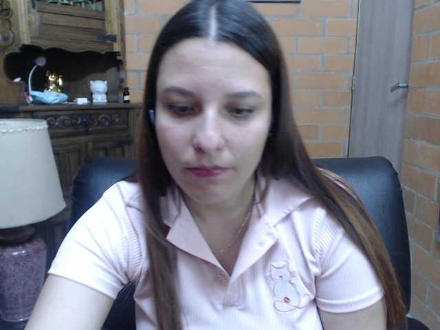 alexa-kiut's BongaCams show and profile