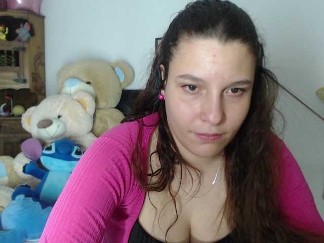 alexa-kiut's BongaCams show and profile