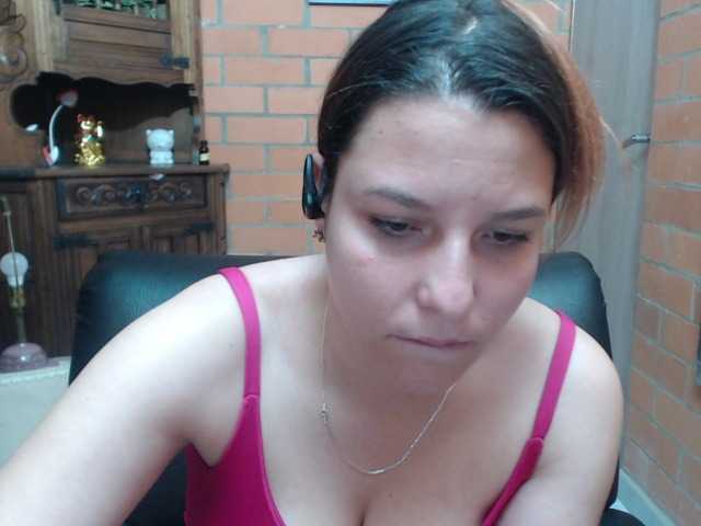 alexa-kiut's BongaCams show and profile