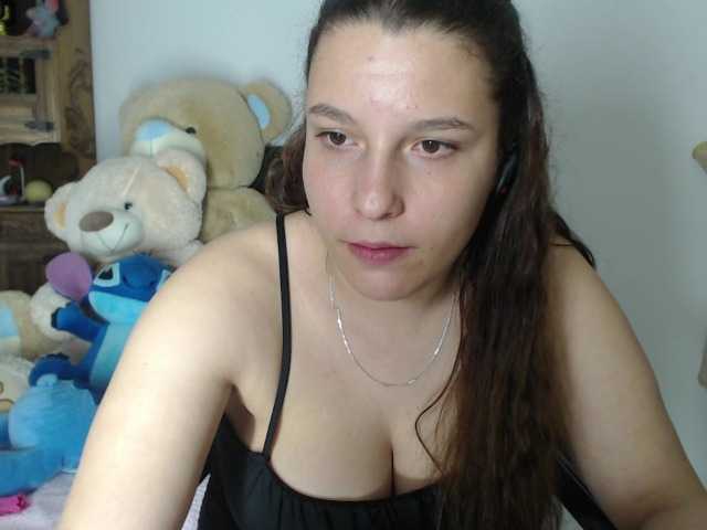 alexa-kiut's BongaCams show and profile