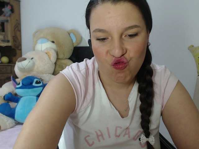 alexa-kiut's BongaCams show and profile