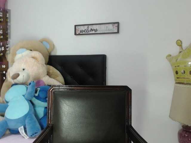 alexa-kiut's BongaCams show and profile