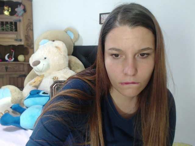 alexa-kiut's BongaCams show and profile