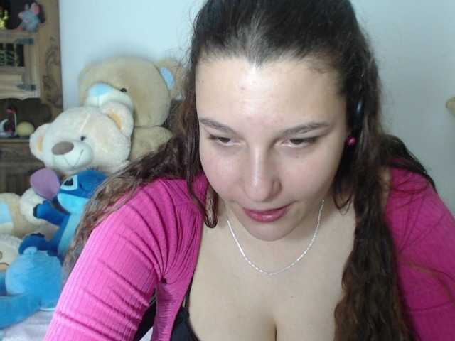 alexa-kiut's BongaCams show and profile