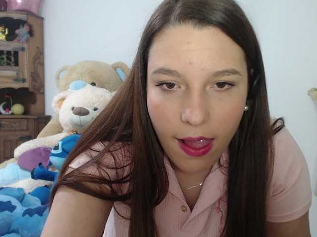 alexa-kiut's BongaCams show and profile