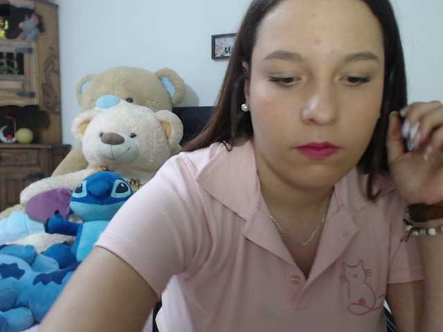 alexa-kiut's BongaCams show and profile