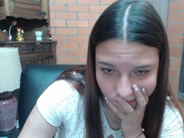 alexa-kiut's BongaCams show and profile