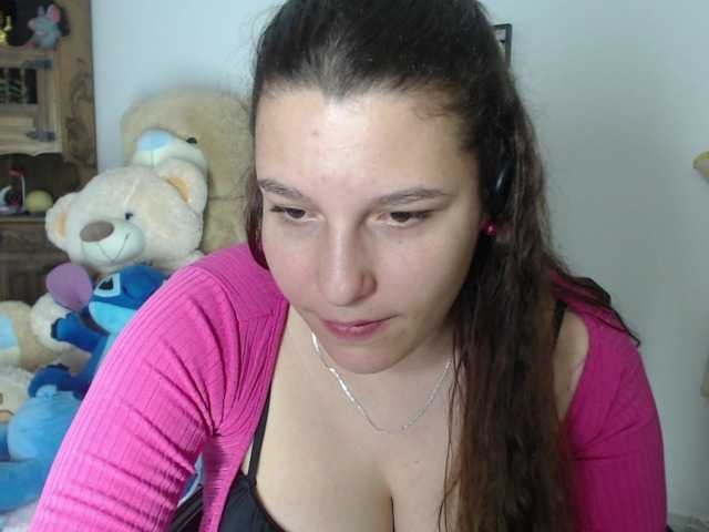 alexa-kiut's BongaCams show and profile