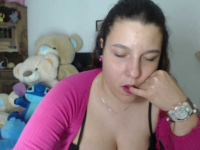 alexa-kiut's BongaCams show and profile