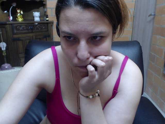alexa-kiut's BongaCams show and profile