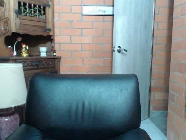 alexa-kiut's BongaCams show and profile