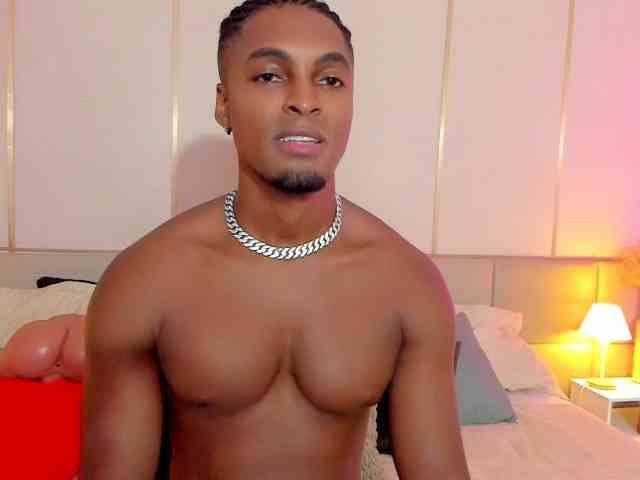 MichaelMorothop Live Webcam on BongaCams