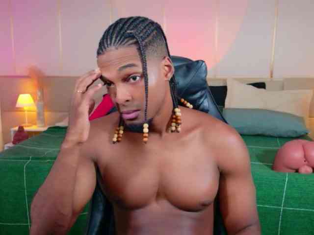 MichaelMorothop Live Webcam on BongaCams