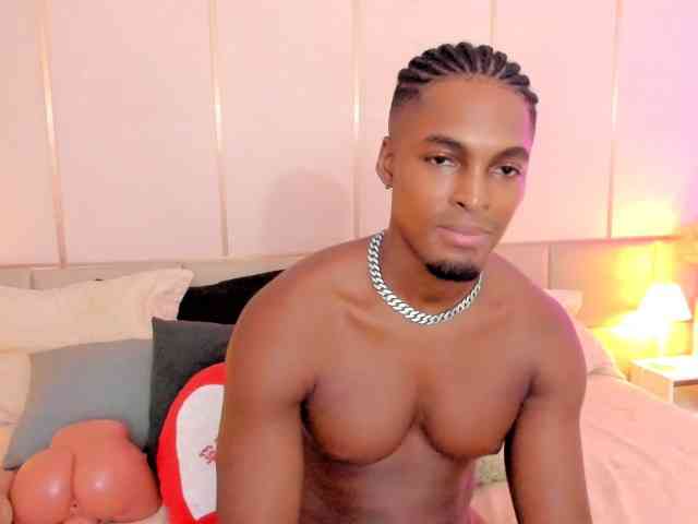 MichaelMorothop Live Webcam on BongaCams