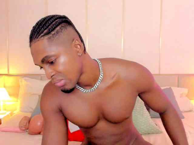 MichaelMorothop Live Webcam on BongaCams