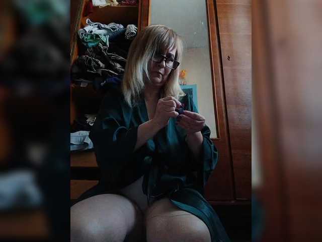 Alina1965's BongaCams show and profile