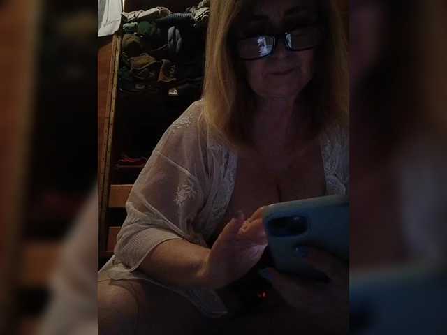 Alina1965's BongaCams show and profile