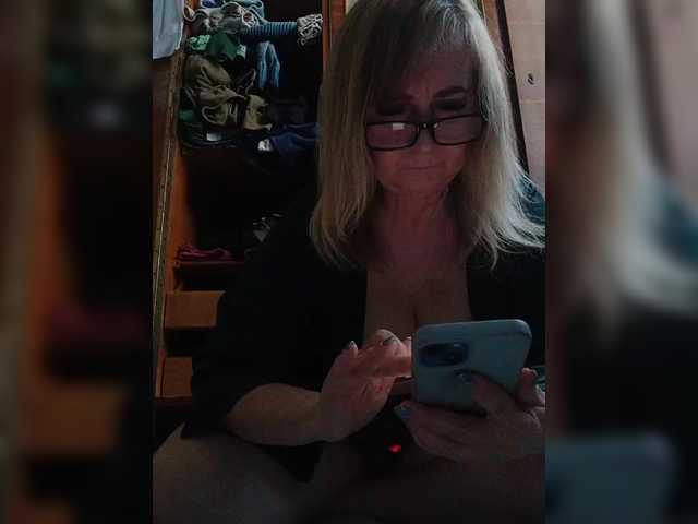 Alina1965's BongaCams show and profile