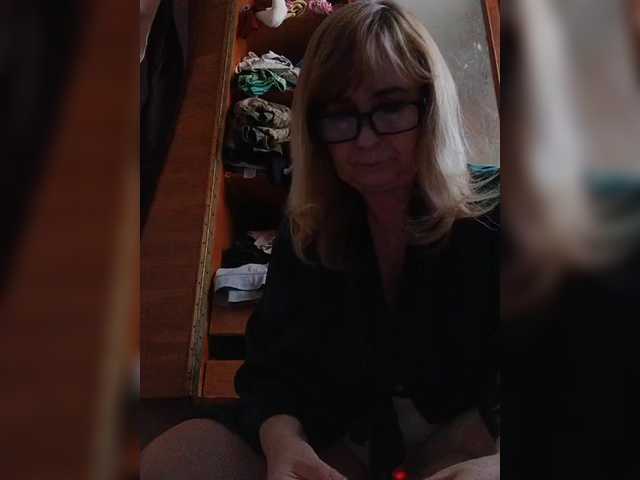 Alina1965's BongaCams show and profile