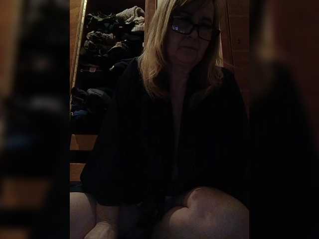 Alina1965's BongaCams show and profile