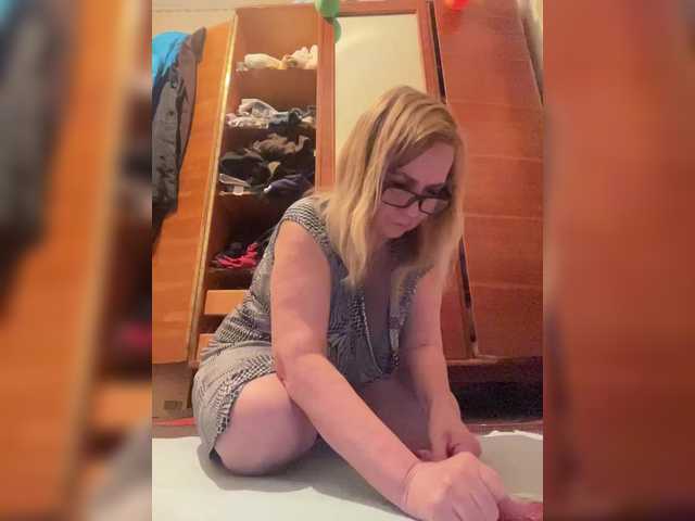 Alina1965's BongaCams show and profile