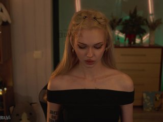 ManiFreyja Porn Show