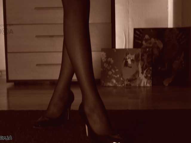 ManiFreyja's BongaCams show and profile