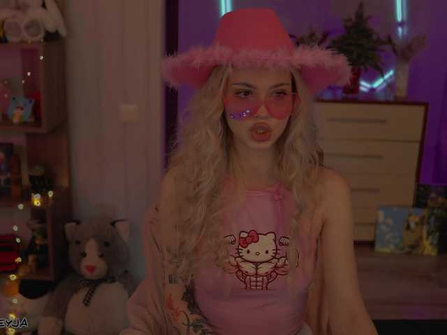 ManiFreyja's BongaCams show and profile