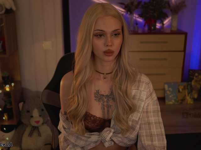 ManiFreyja's BongaCams show and profile