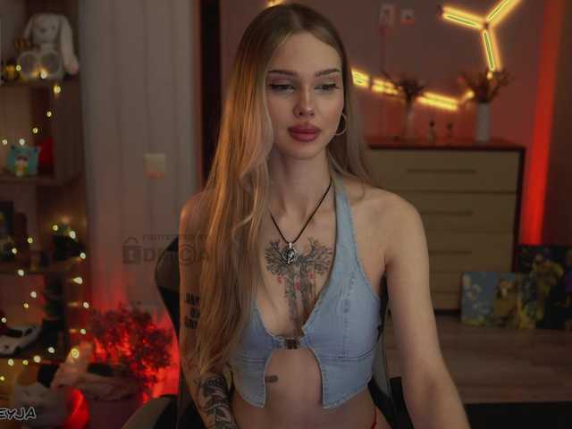 ManiFreyja's BongaCams show and profile