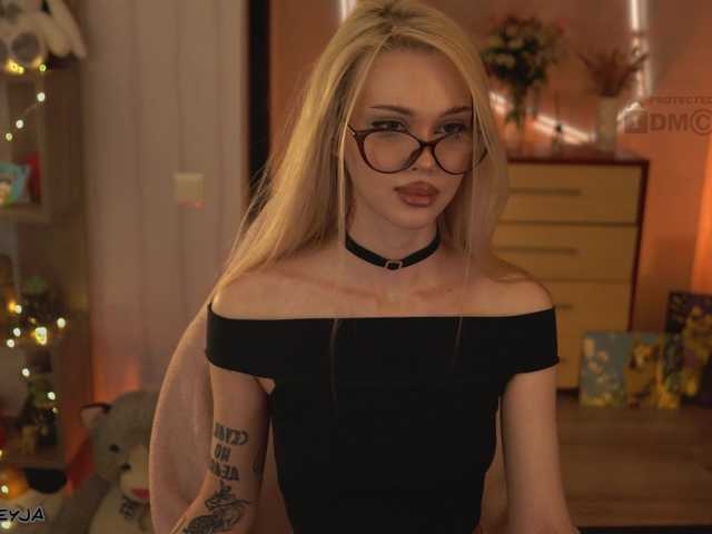 ManiFreyja's BongaCams show and profile