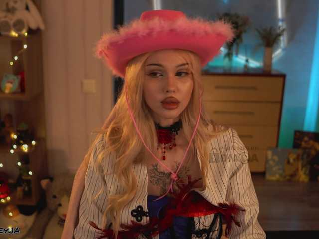 ManiFreyja's BongaCams show and profile